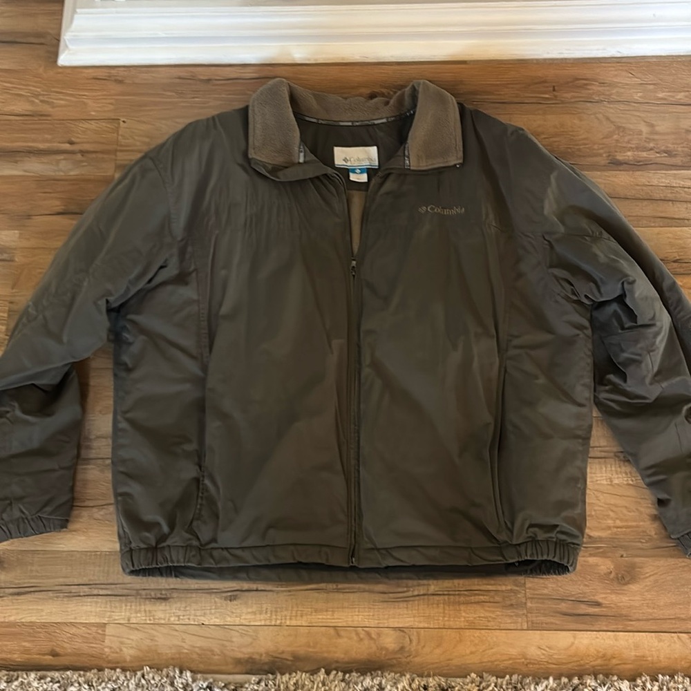 Columbia men’s XXL khaki color jacket